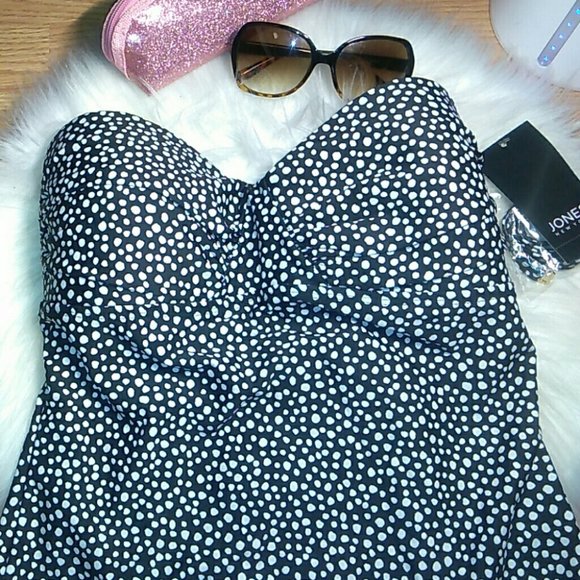 🆕️JONES NEW YORK WOMAN'S BANDEAUE SWIMSUIT              30% OFF 3 OR MORE ITEMS - Picture 5 of 6